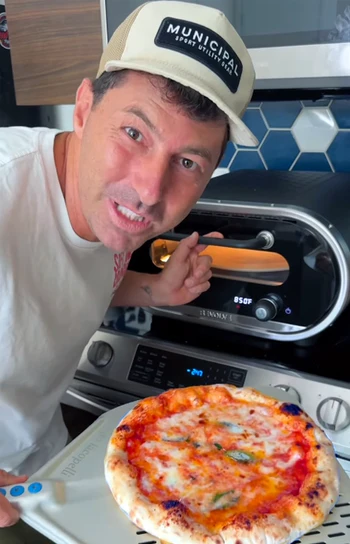 Forno Evolve dettaglio pietra rotante e manopole